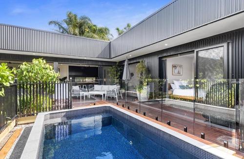 Marcus Beach House | Stylish Home near Noosa & Peregian, walk to Beach