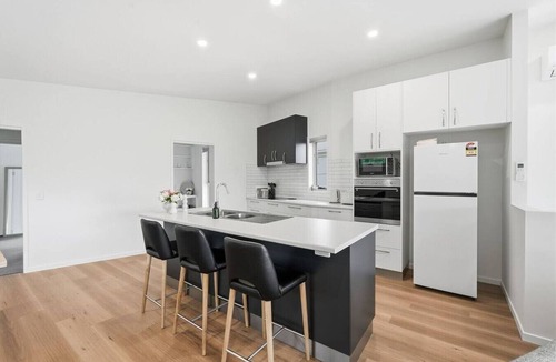 Rosetta House | Stylish Rosetta Waterview Stay