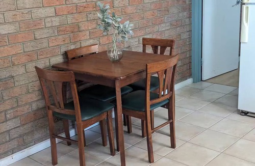 Rye Apartment | Stylish self-contained apartment in a tranquil garden setting.