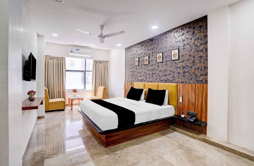 Kochi House | Suite Room Clubhouse Vytilla Kochi