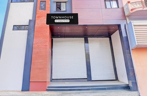 Indore House | SuiteHotel Grand Vista