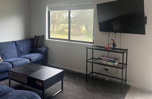 Golden Beach House | Sunburst Getaway - Sleeps 9