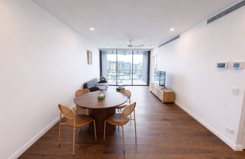 West End Apartment | Sunllit Bliss | 2BR Sunlit Stay w Balcony in West End with Carpark