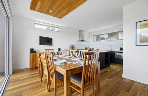 Fingal House | Sunset on Moonah