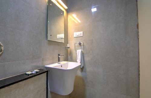 Panduranga Nagar Hotel | Sunshine Suites Grand Deluxe