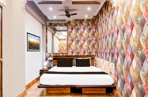 Ballygunge Hotel | Super Collection O Circus Avenue Road Formerly Hotel Rockstar