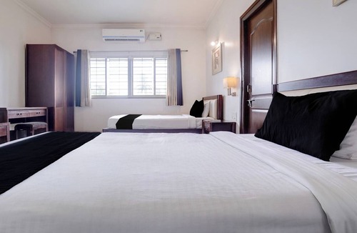 Kamalapur Hotel | Super Collection O Hosepet College Road