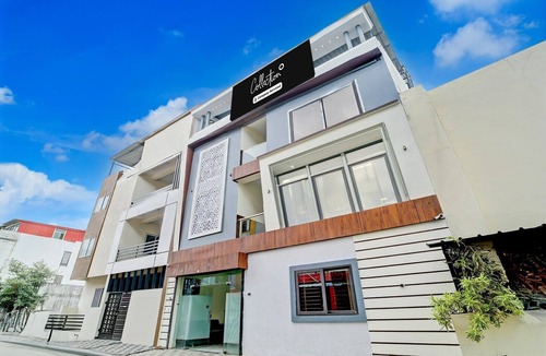 Rau House | Super Collection O Hotel SP14