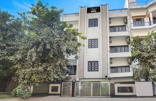 Allahabad House | Super Deluxe Room Gol Park Atala