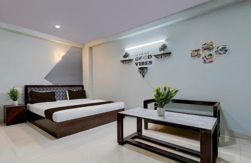 Greater Noida Hotel | Super Hotel O Dadri Main Road Greater Noida