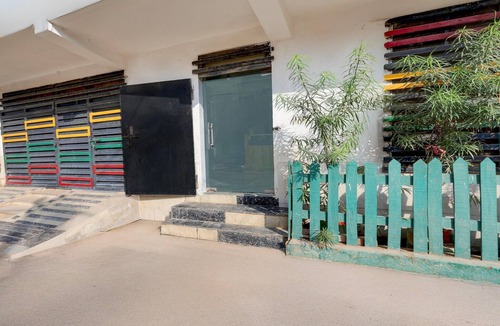 Greater Noida House | Super Hotel O Dadri Main Greater Noida