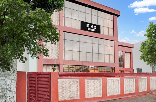 Mohangarh House | Super Hotel O Jankipuram Vikas Nagar