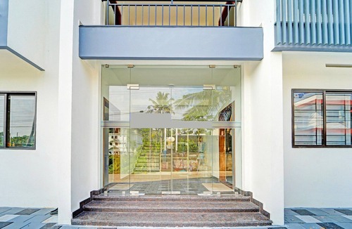Kochi House | Super Hotel O Kalamassery Near Medical College