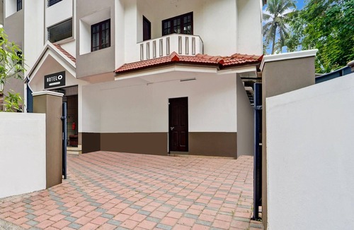 Kozhikode House | Super Hotel O West Hill Mietra Hospital