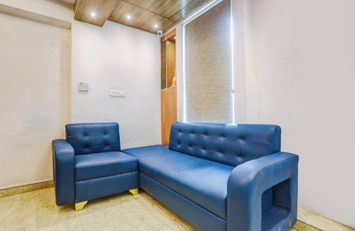 Allahabad Hotel | Super OYO Hotel O Vivekanand Marg