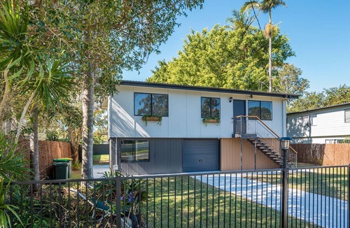 Deception Bay House | Tamara's Beach House Firepit & Family Escape