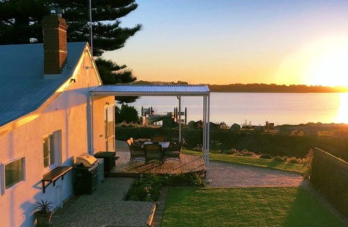 Goolwa Apartment | The Admiral Riverside Studios - Waterfront Accommodation in the Goolwa Township