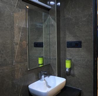 Gayariawas Hotel | The Basil Hotel