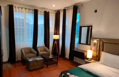 Naukuchiyatal Hotel | The Blossom Glee