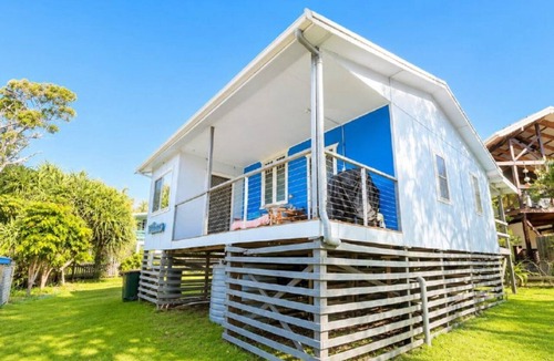 Diggers Camp House | The Blue Groper - Rustic Cottage with views overlooking the bay
