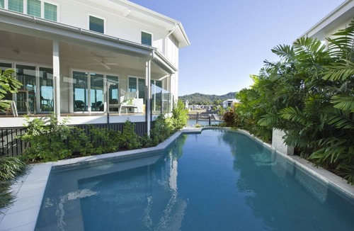 Nelly Bay House | The Boathouse