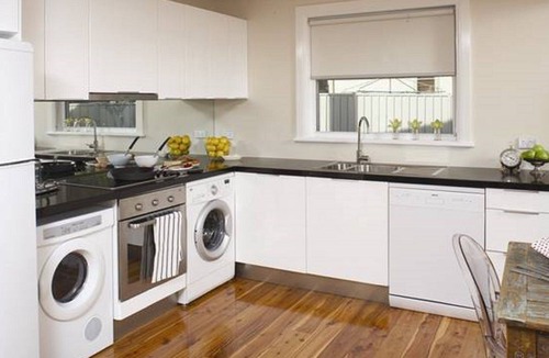 Scone House | The Cedars..Luxury Home in centre of town