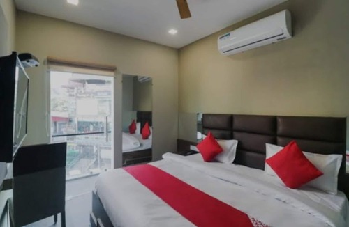 Rishikesh Hotel | The Clock Tower Rooms & Cafe ★