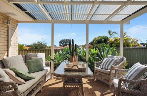Scarborough House | The Driftway | Spa Bath + Scarborough Beach Kit