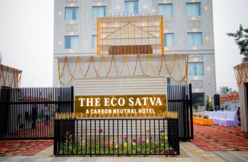 Faizabad Hotel | The Eco Satva Ayodhya - Vegetarian with all Options