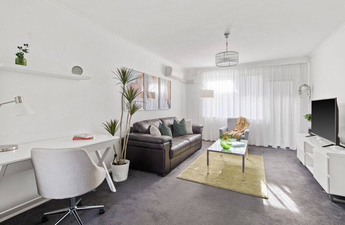 Elsternwick Apartment | The Elsternwick Abode