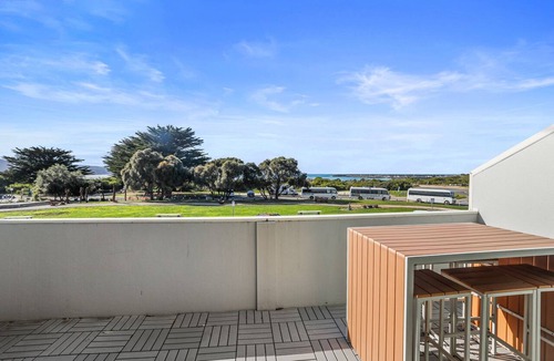 Apollo Bay Apartment | The Foreshore Apartment