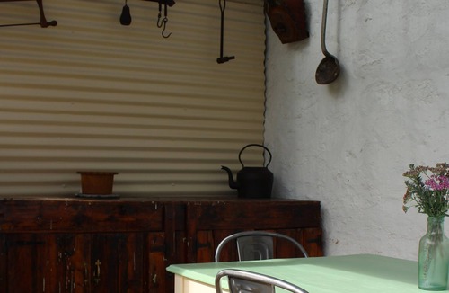 Kingscote Cottage | The Forge-Historic Blacksmith's Cottage