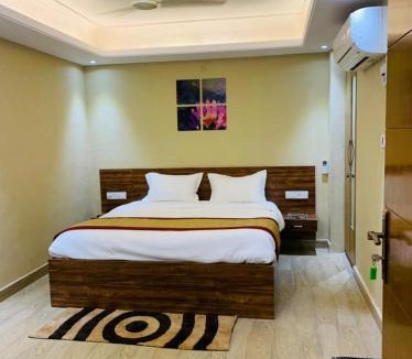 Sultanpur Hotel | The Four Seasons Hotel