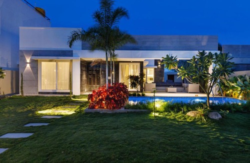 Hosur Villa | The Garden Stay by StayJade Pool Garden 1h HSR