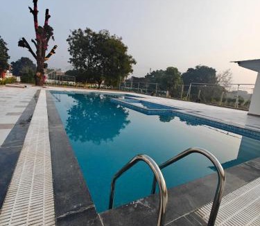 Malihabad Resort | The Glory Riverside Resort