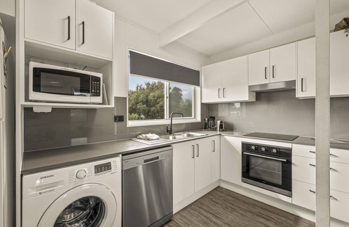 Silver Sands House | The HardyOne ~ Aldinga Beach - Stunning Abode in Serene Silver Sands