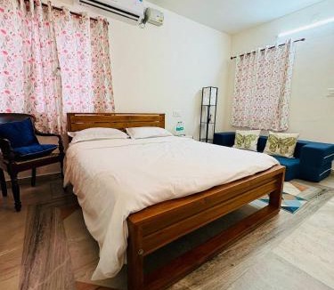Maradu Apartment | The Haven by Oshara Modern Kerala 3BHK AC WiFi Family Near Fort Kochi Parking