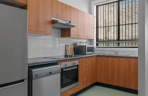 Newcastle West Apartment | The Hunter Hideaway – Steps to Dining & CBD