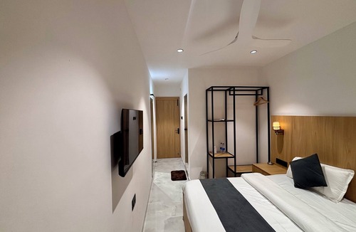 Bilaspur Hotel | THE HYDE PARK INN