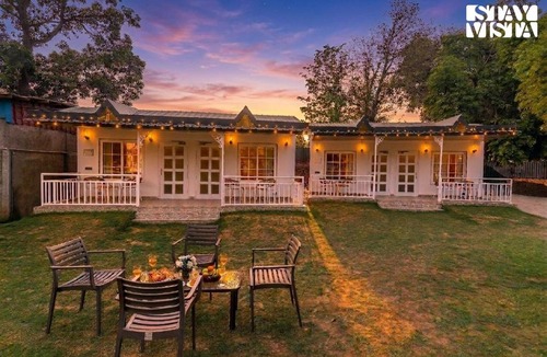 Gurugram Villa | The Ivory Courtyard - Manesar by StayVista - 8BHK Pet-Friendly Villa with Sauna