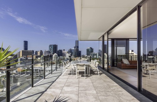Spring Hill Hotel | The Johnson Brisbane - Art Series
