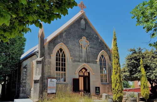 Beechworth Cottage | The Manse Beechworth. LOCATION LOCATION.