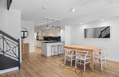 Sunrise Beach Apartment | The Mews 2