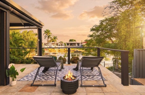 Broadbeach Waters Apartment | The Mojo River house, 4BR house in Gold Coast