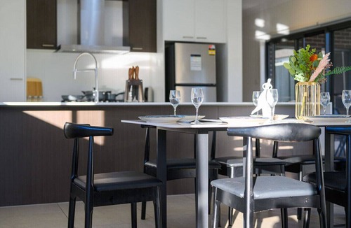 The Ponds House | The Pond sweet 4 br home by Coles with&WiFi