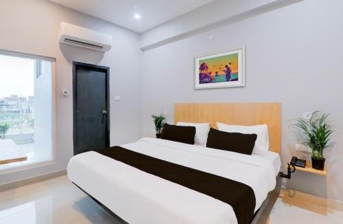 Malihabad Hotel | The Renaya Hotel