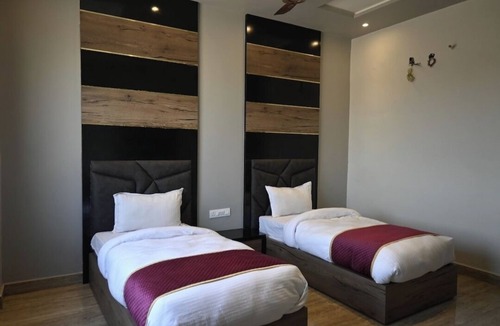 Shikohabad Hotel | The Ritu's Resort
