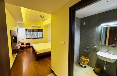 Lalgudi Hotel | The Sam's Court Elite Stay