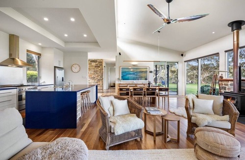 Hindmarsh Valley House | The Sanctuary - Ocean View Farm with Outdoor Spa