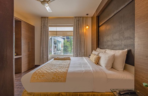 Sector 14 Hotel | The Sea Valley Azure - Near MG Road & Udyog Vihar, Gurugram
